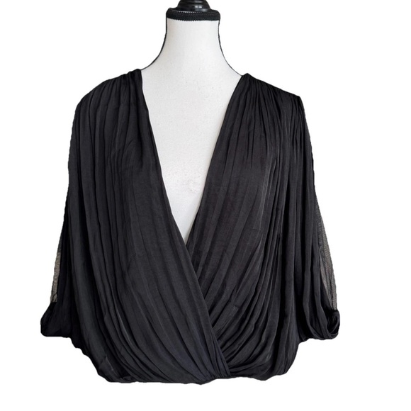 BANANA REPUBLIC $100 CROPPED WRAP PLEATED BLOUSE Black Balloon 3/4 Sleeves SZ XL - Picture 2 of 8